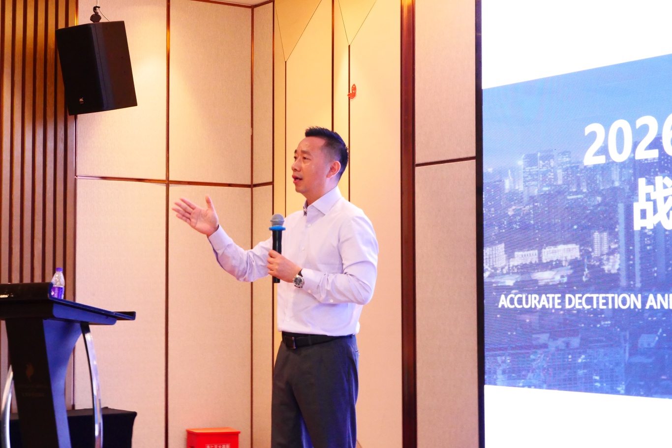 TWdPV3bv_eqbF